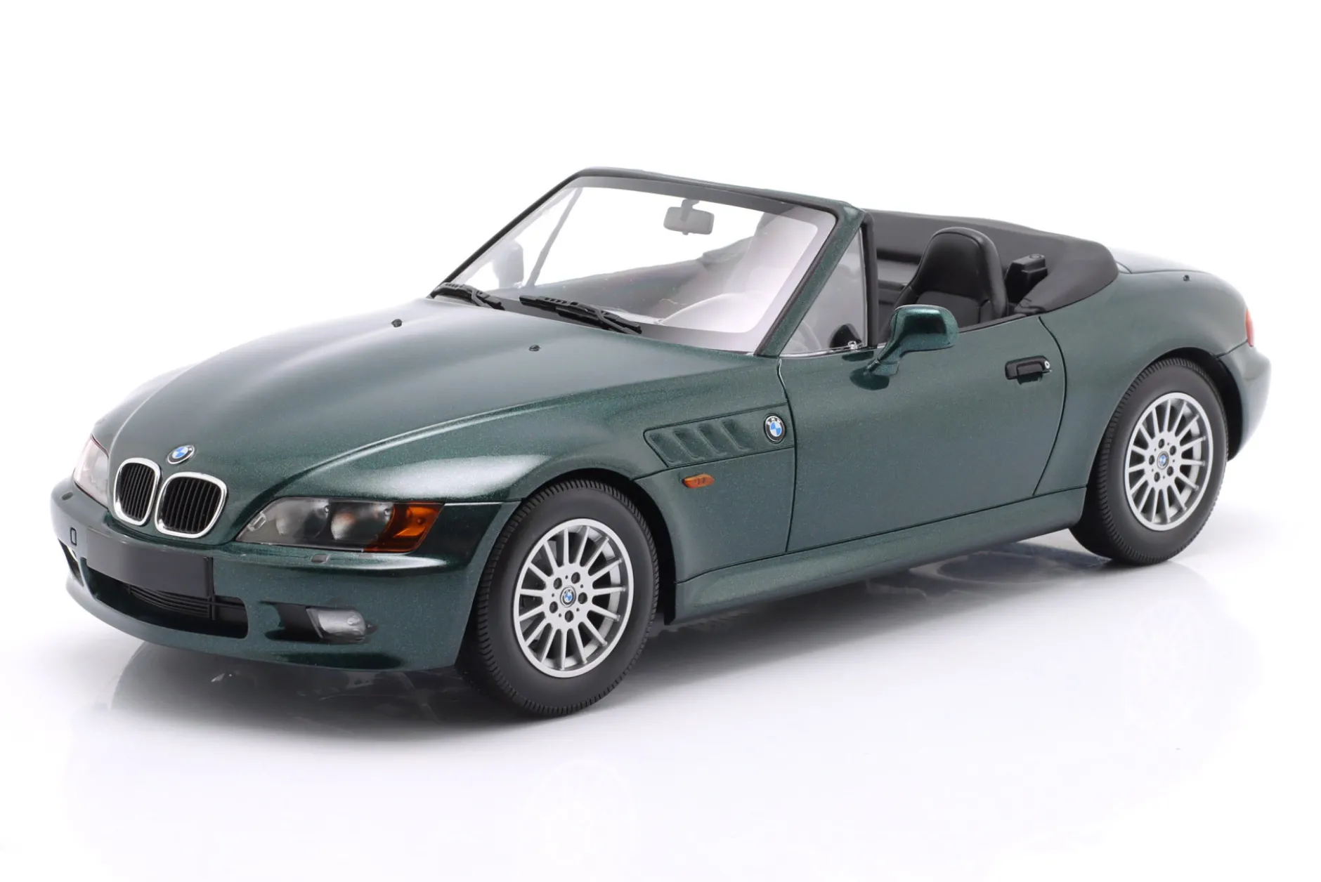 BMW Z3 Roadster (E36/7) Baujahr 1997 dunkelgrün metallic 1:18 Minichamps