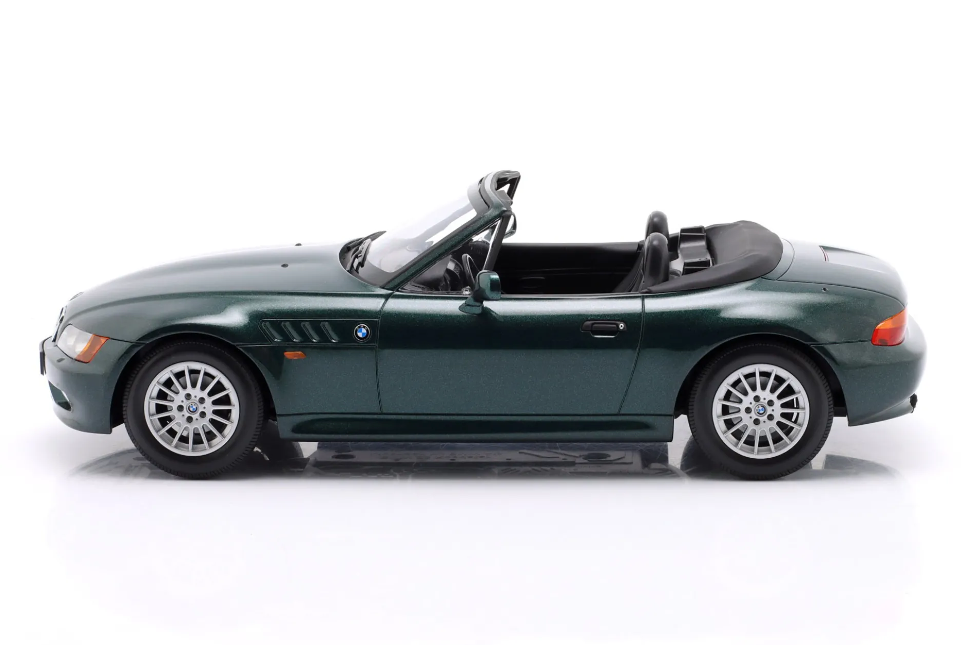 BMW Z3 Roadster (E36/7) Baujahr 1997 dunkelgrün metallic 1:18 Minichamps
