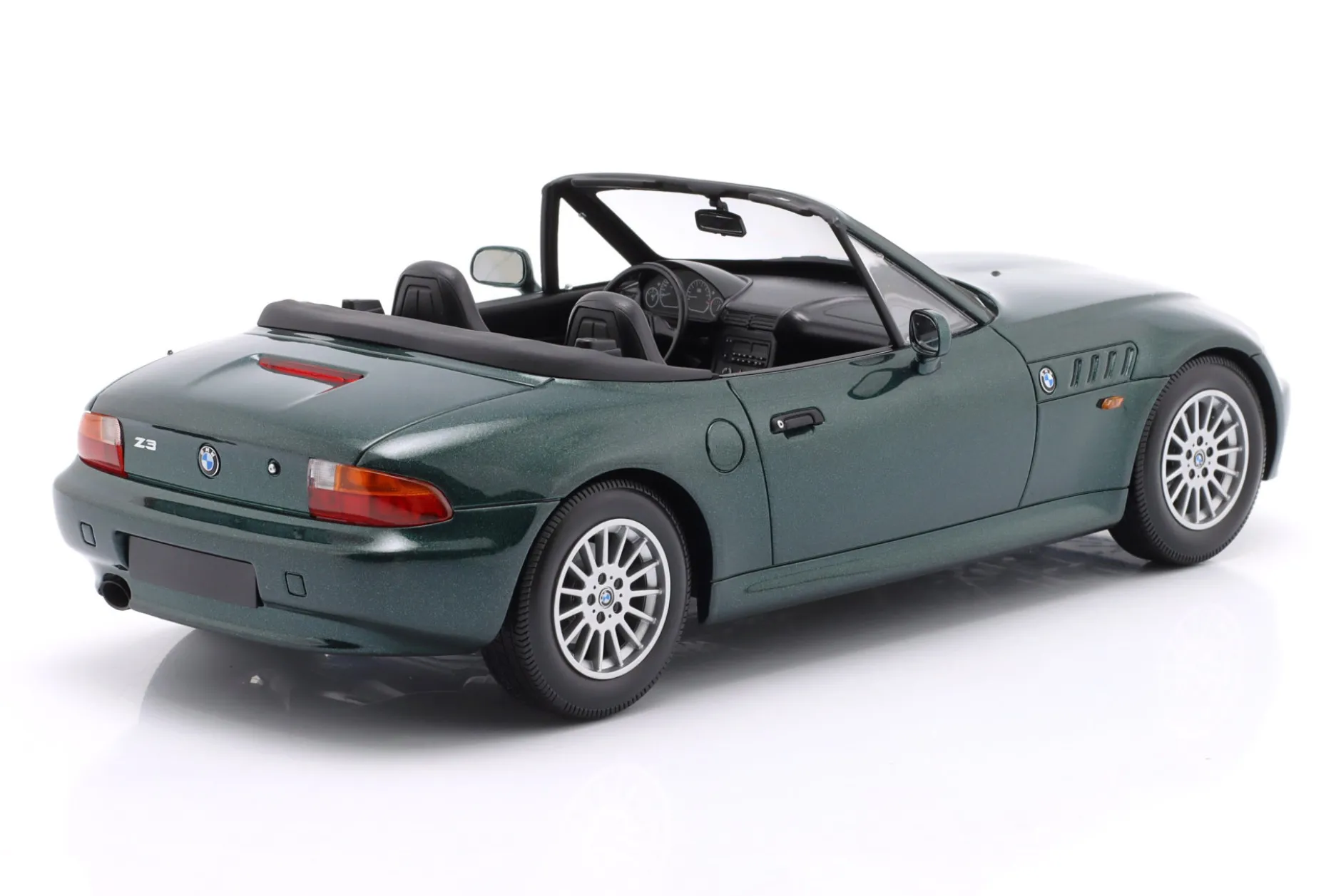 BMW Z3 Roadster (E36/7) Baujahr 1997 dunkelgrün metallic 1:18 Minichamps