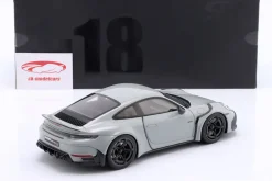 Brabus 900 Rocket-R Baujahr 2023 nardo grau 1:18 GT-Spirit