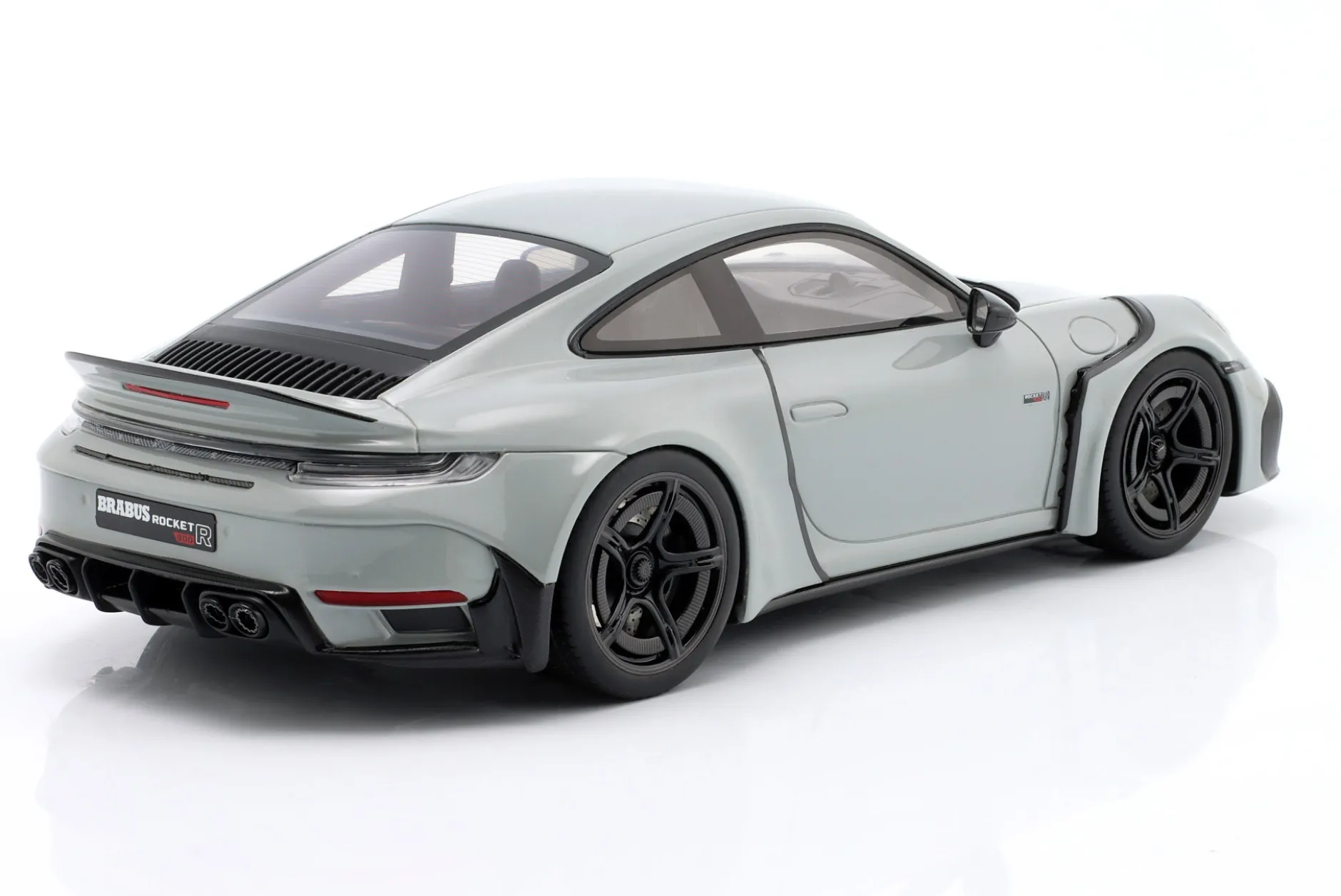 Brabus 900 Rocket-R Baujahr 2023 nardo grau 1:18 GT-Spirit