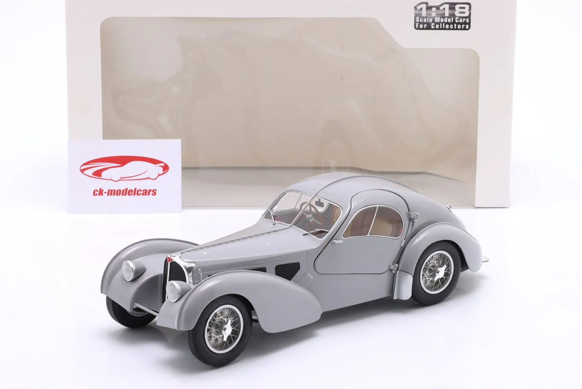 Bugatti Atlantic Type 57 SC Baujahr 1937 grau 1:18 Solido