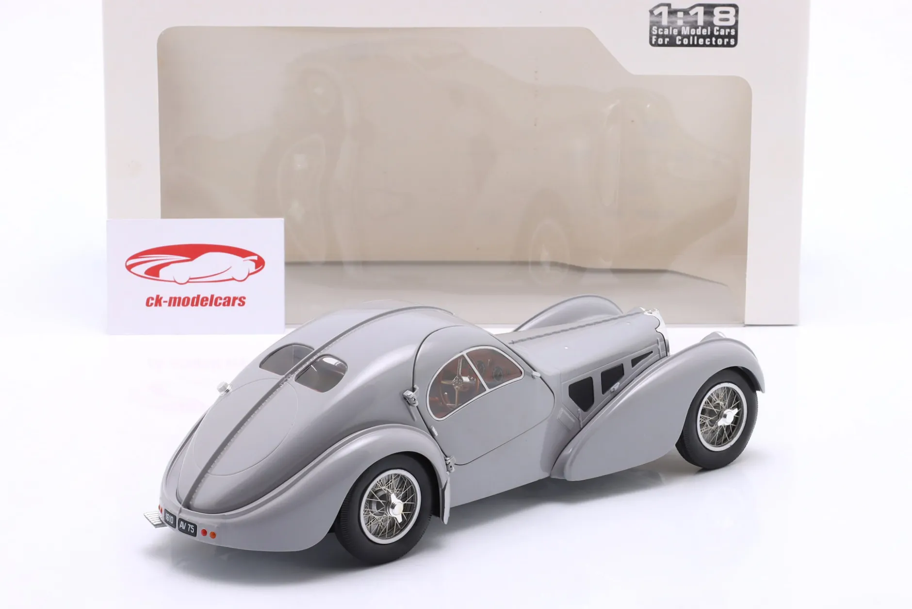 Bugatti Atlantic Type 57 SC Baujahr 1937 grau 1:18 Solido