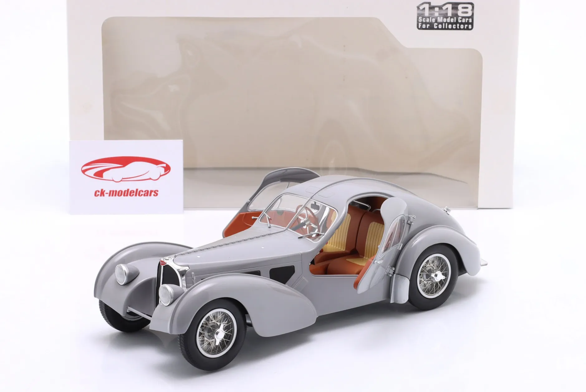 Bugatti Atlantic Type 57 SC Baujahr 1937 grau 1:18 Solido
