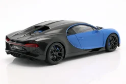 Bugatti Chiron Sport Baujahr 2019 french racing blau / carbon 1:18 AUTOart