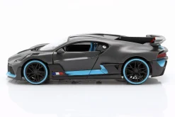 Bugatti Divo Baujahr 2018 mattgrau / hellblau 1:24 Maisto
