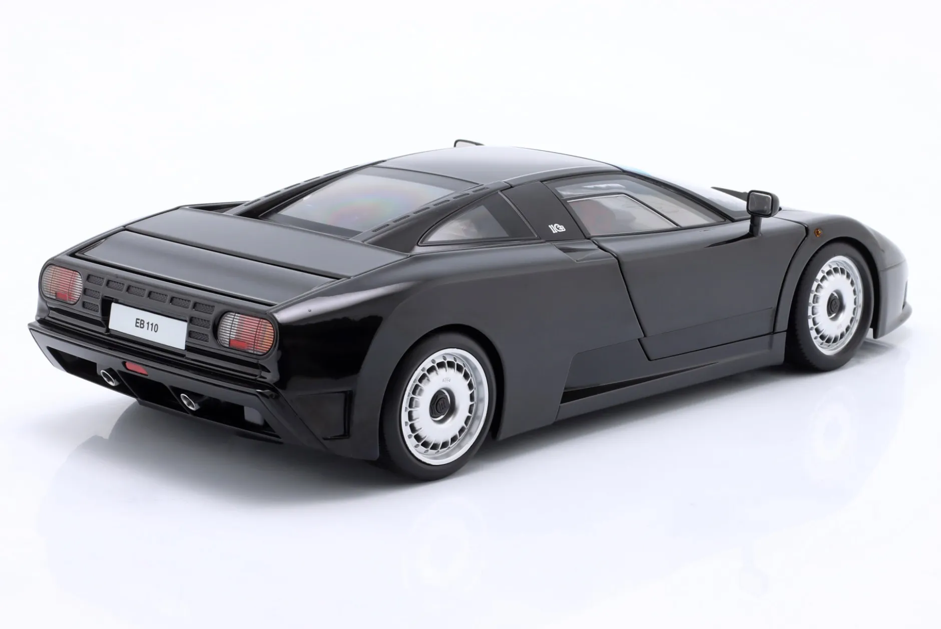 Bugatti EB110 Baujahr 1991 schwarz 1:12 KK-Scale