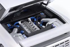 Bugatti EB110 Baujahr 1991 silber 1:12 KK-Scale
