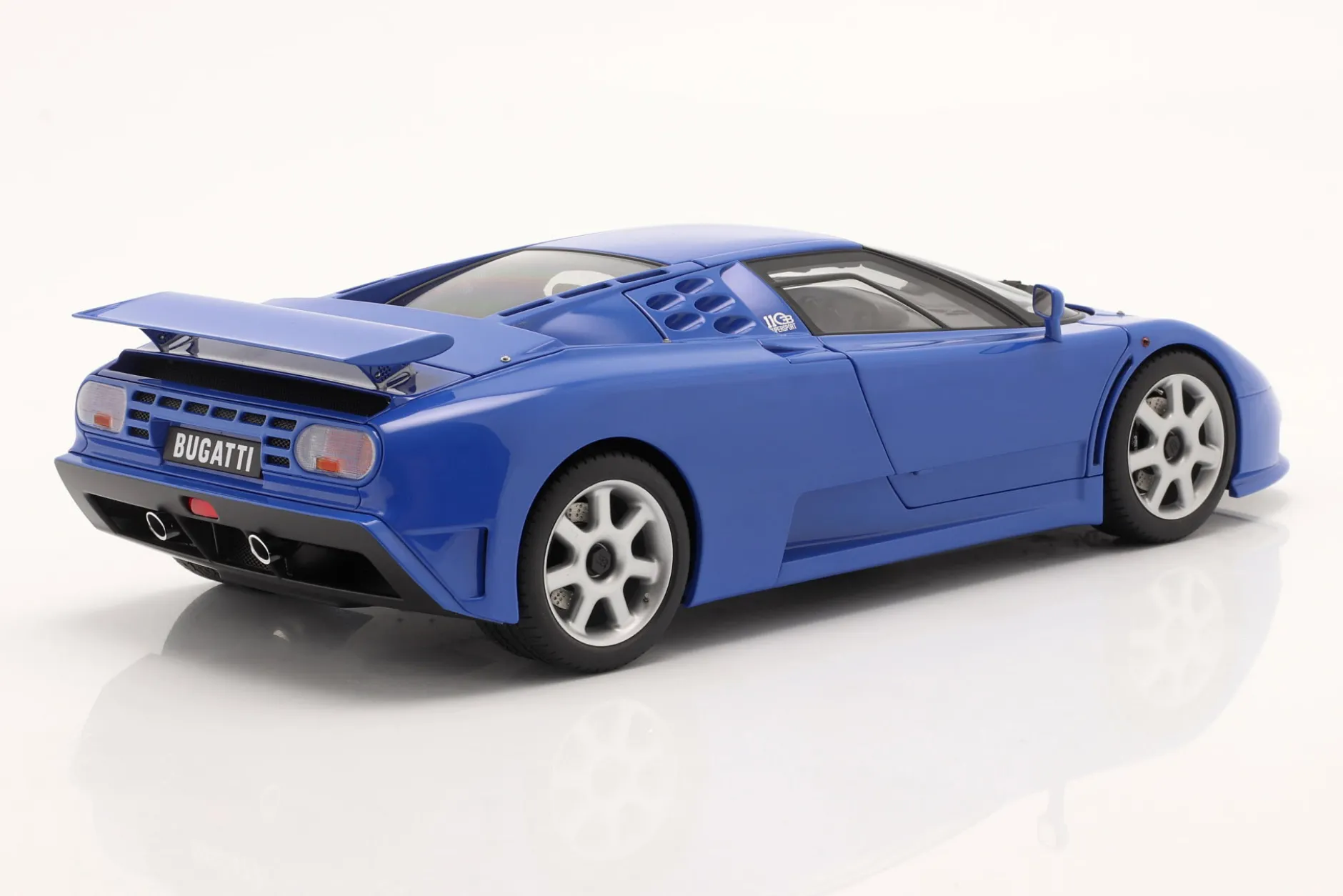 Bugatti EB 110 SS Baujahr 1992 french racing blau 1:18 AUTOart