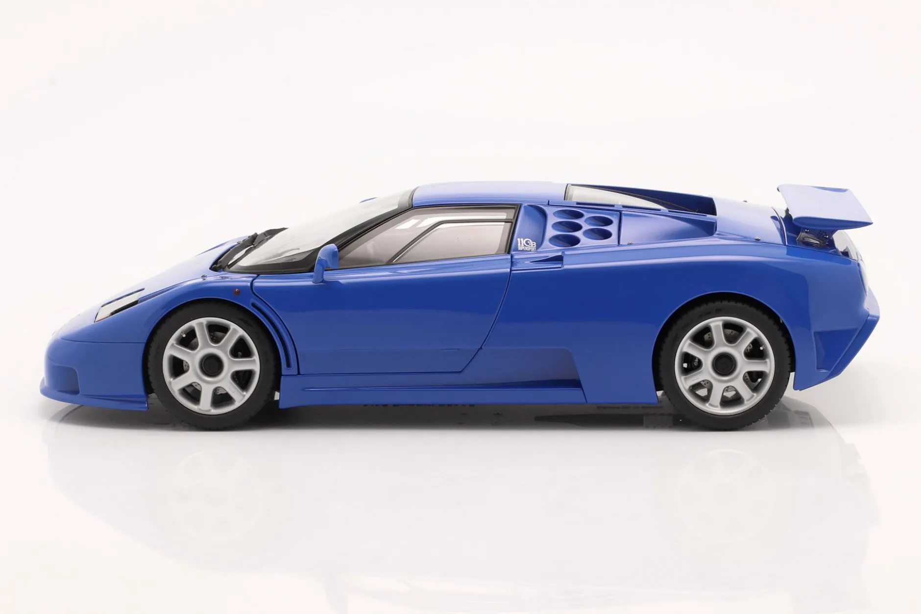 Bugatti EB 110 SS Baujahr 1992 french racing blau 1:18 AUTOart