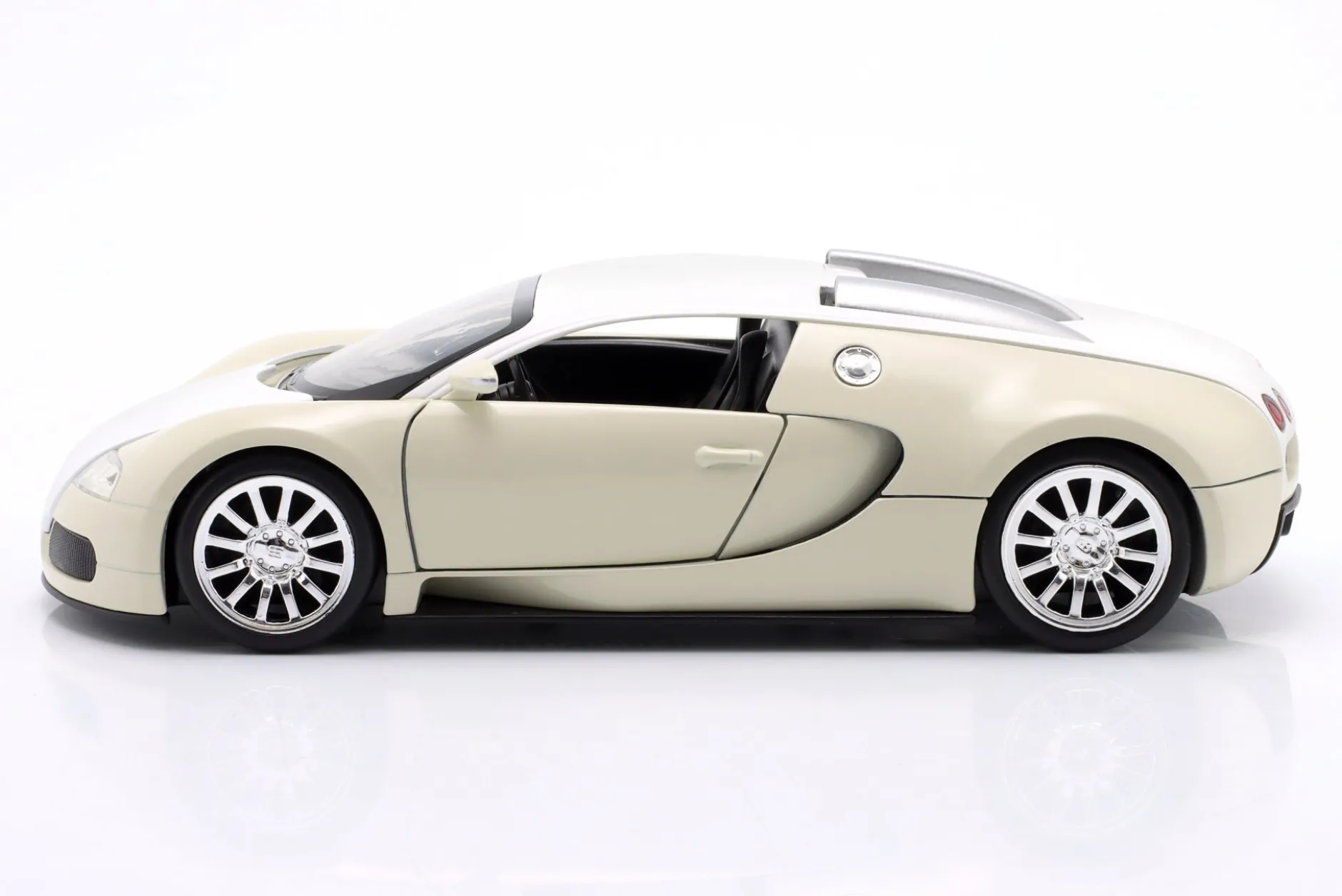 Bugatti Veyron Baujahr 2011 Fast & Furious 7 (2015) weiß / beige 1:24 Jada Toys
