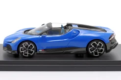 Bugatti W16 Mistral Baujahr 2022 blau 1:43 LookSmart
