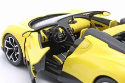 Bugatti W16 Mistral Baujahr 2023 gelb 1:18 Bburago