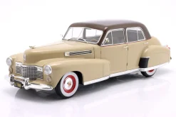 Cadillac Fleetwood Series 60 Special Sedan Baujahr 1941 beige, dunkelbraun 1:18 ModelCar Group