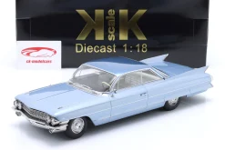 Cadillac Series 62 Coupe DeVille Baujahr 1961 hellblau metallic 1:18 KK-Scale