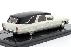 Cadillac Superior Crown Sovereign Landaulet Funeral Car 1970 schwarz / weiß 1:43 Matrix