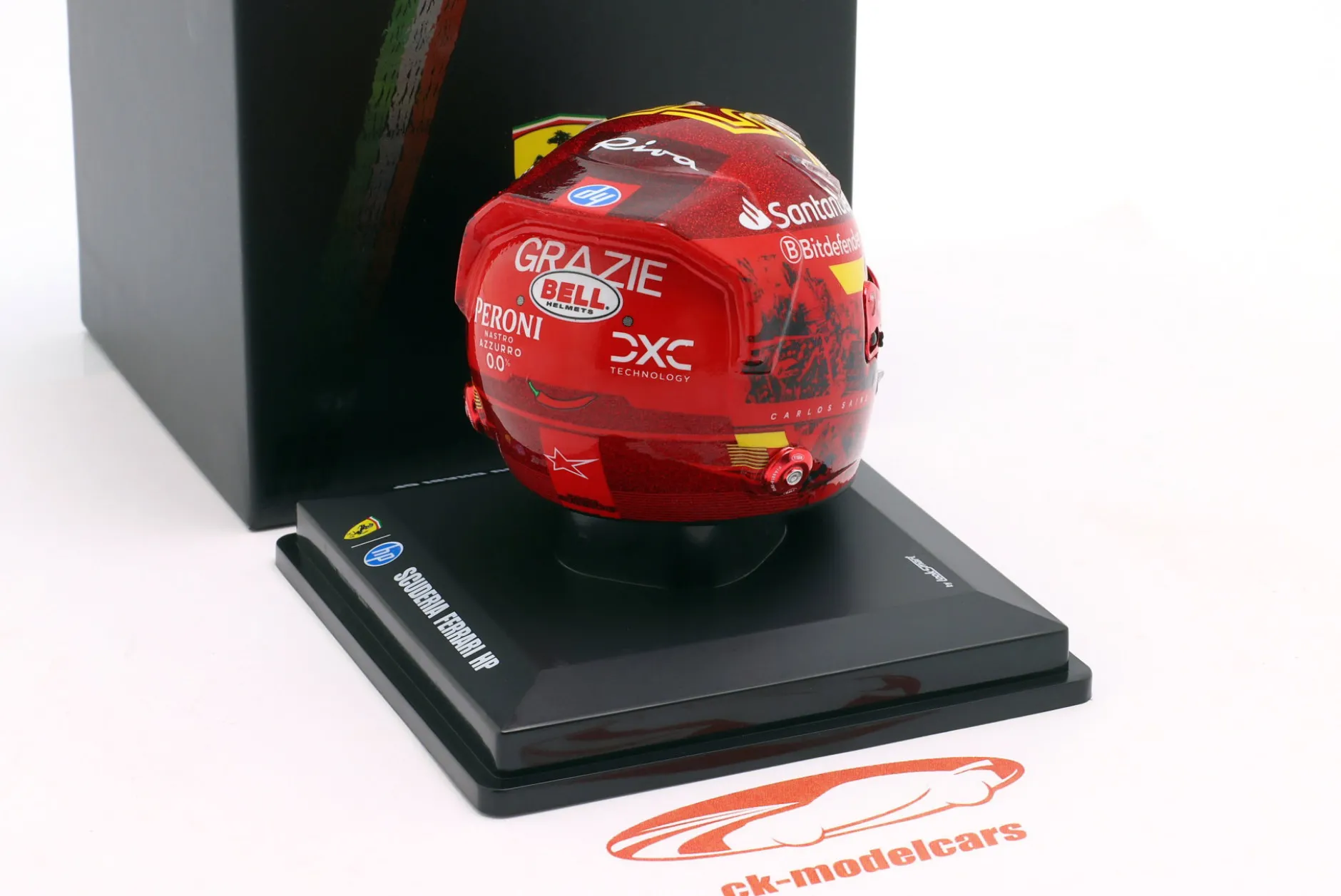 Carlos Sainz Scuderia Ferrari #55 2nd Abu Dhabi GP Formel 1 2024 Helm 1:5 LookSmart