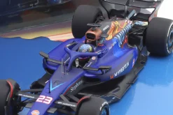 2-Car Set Alex Albon #23 Las Vegas & Austin GP Formel 1 2023 1:43 Minichamps