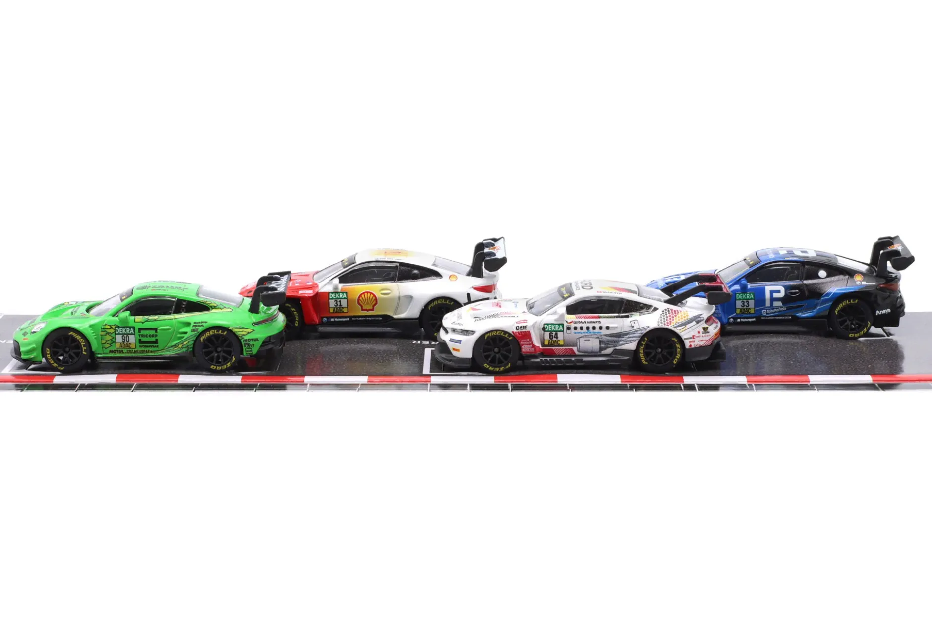 4-Car Set DTM: Güven #90 / van der Linde #31 / Scherer #64 / Rast #33 1:64 Majorette