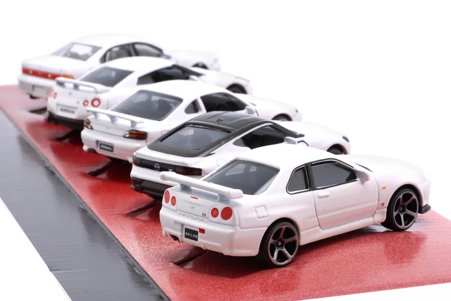 5-Car Set Geschenk-Set Nissan weiß 1:64 Majorette