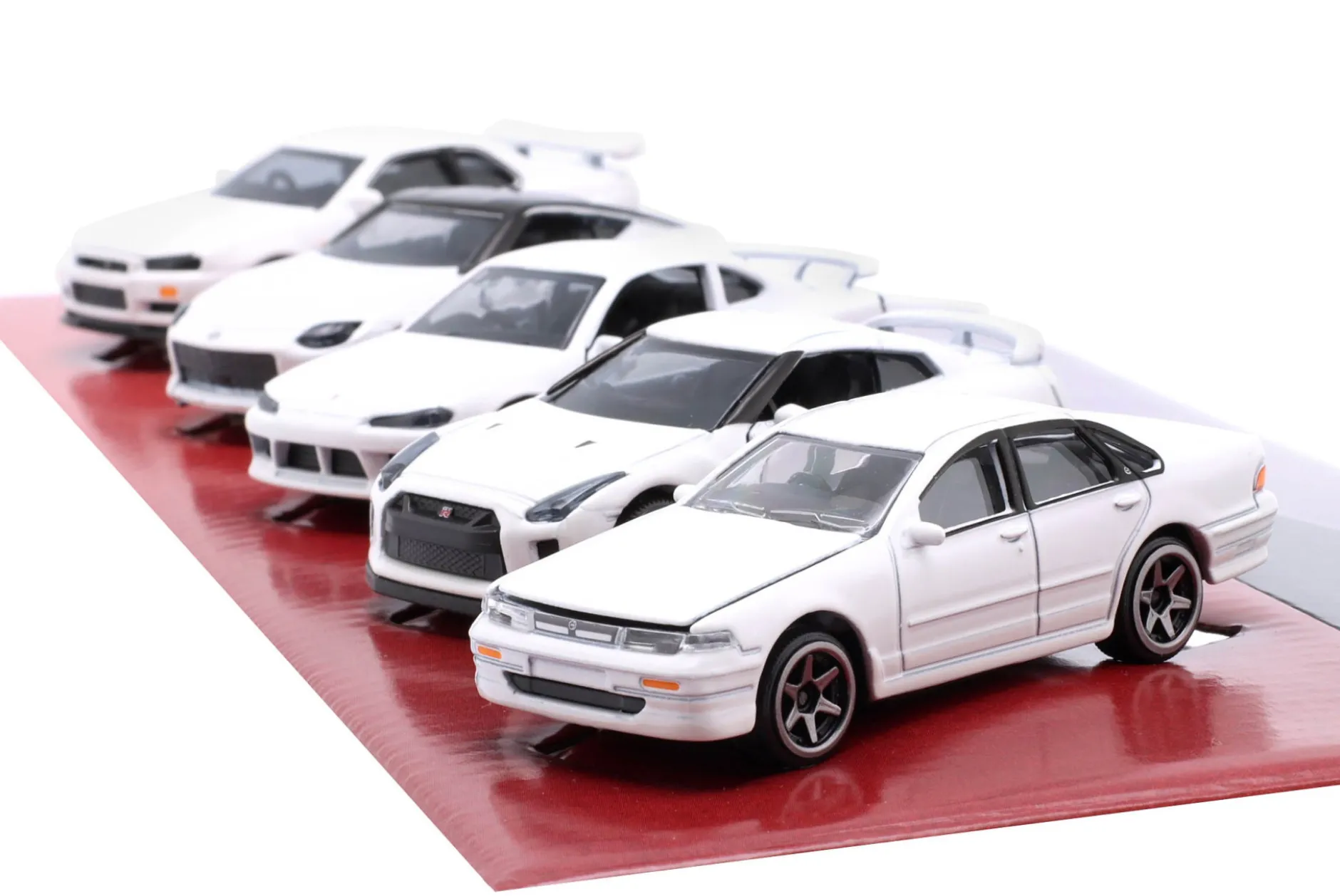 5-Car Set Geschenk-Set Nissan weiß 1:64 Majorette