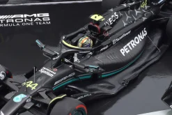 2-Car Set Hamilton #44 & Russell #63 Bahrain GP Formel 1 2023 1:43 Minichamps