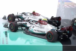 2-Car Set Hamilton #44 & Russell #63 Bahrain GP Formel 1 2022 1:43 Minichamps