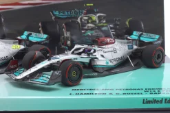 2-Car Set Hamilton #44 & Russell #63 Bahrain GP Formel 1 2022 1:43 Minichamps