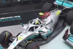 2-Car Set Hamilton #44 & Russell #63 Bahrain GP Formel 1 2022 1:43 Minichamps