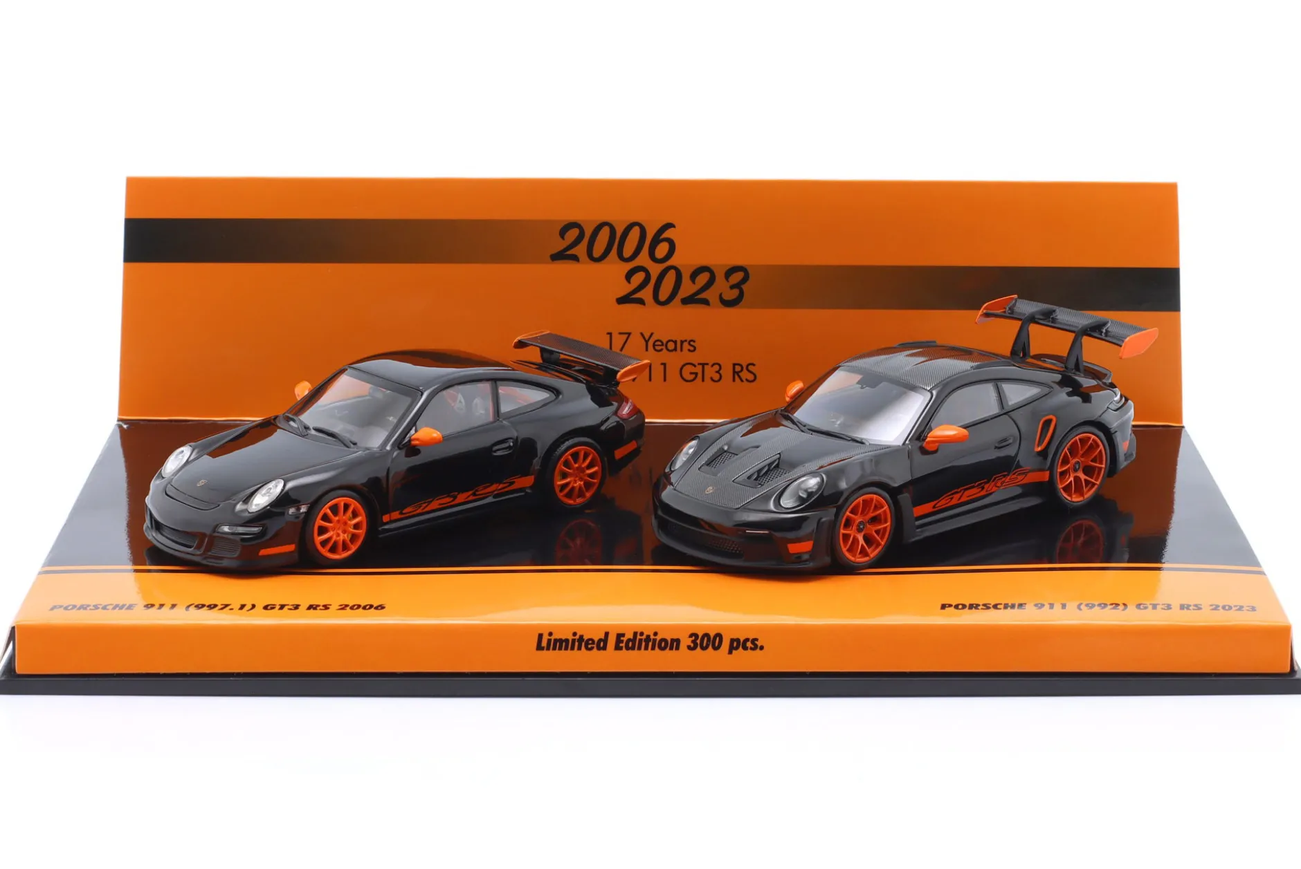 2-Car Set 17 Jahre Porsche 911 GT3 RS: 997.1 (2006) & 992 (2023) 1:43 Minichamps