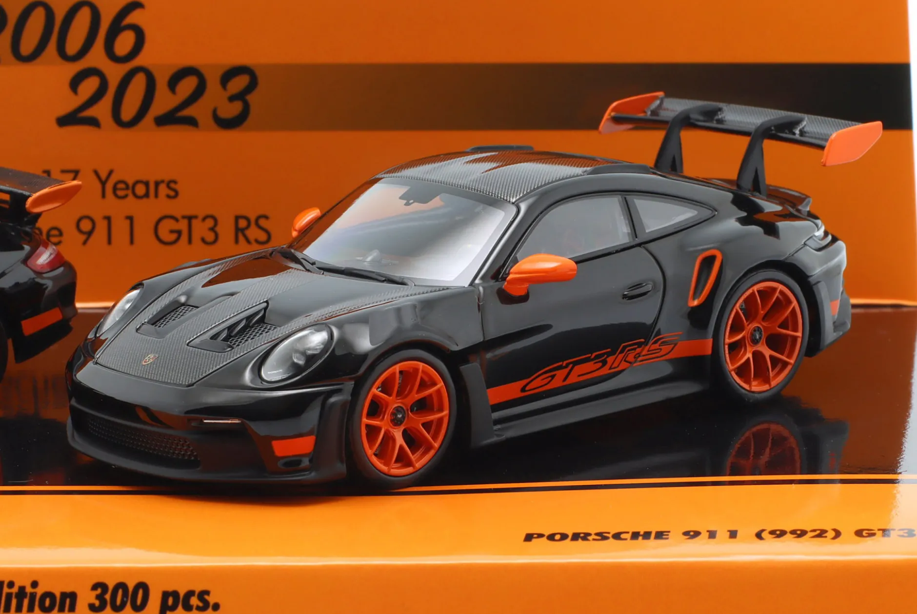 2-Car Set 17 Jahre Porsche 911 GT3 RS: 997.1 (2006) & 992 (2023) 1:43 Minichamps