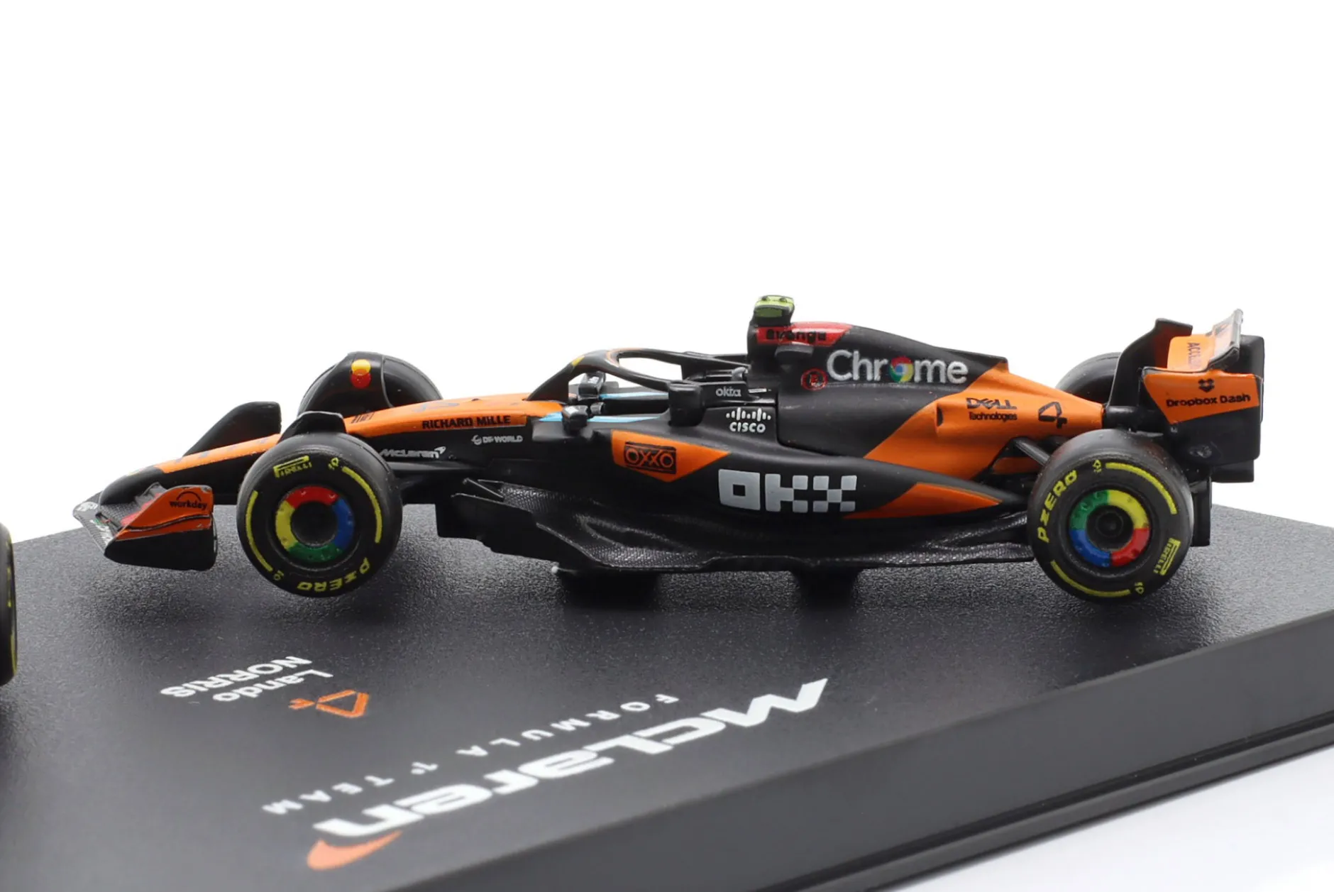 2-Car Set Lando Norris McLaren MCL39 #4 Formel 1 Weltmeister 2025 1:64 Bburago