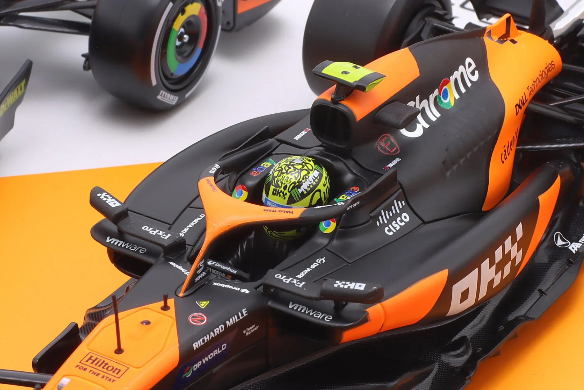2-Car Set Norris #4 & Piastri #81 McLaren MCL38 Miami GP Formel 1 2024 1:24 Bburago