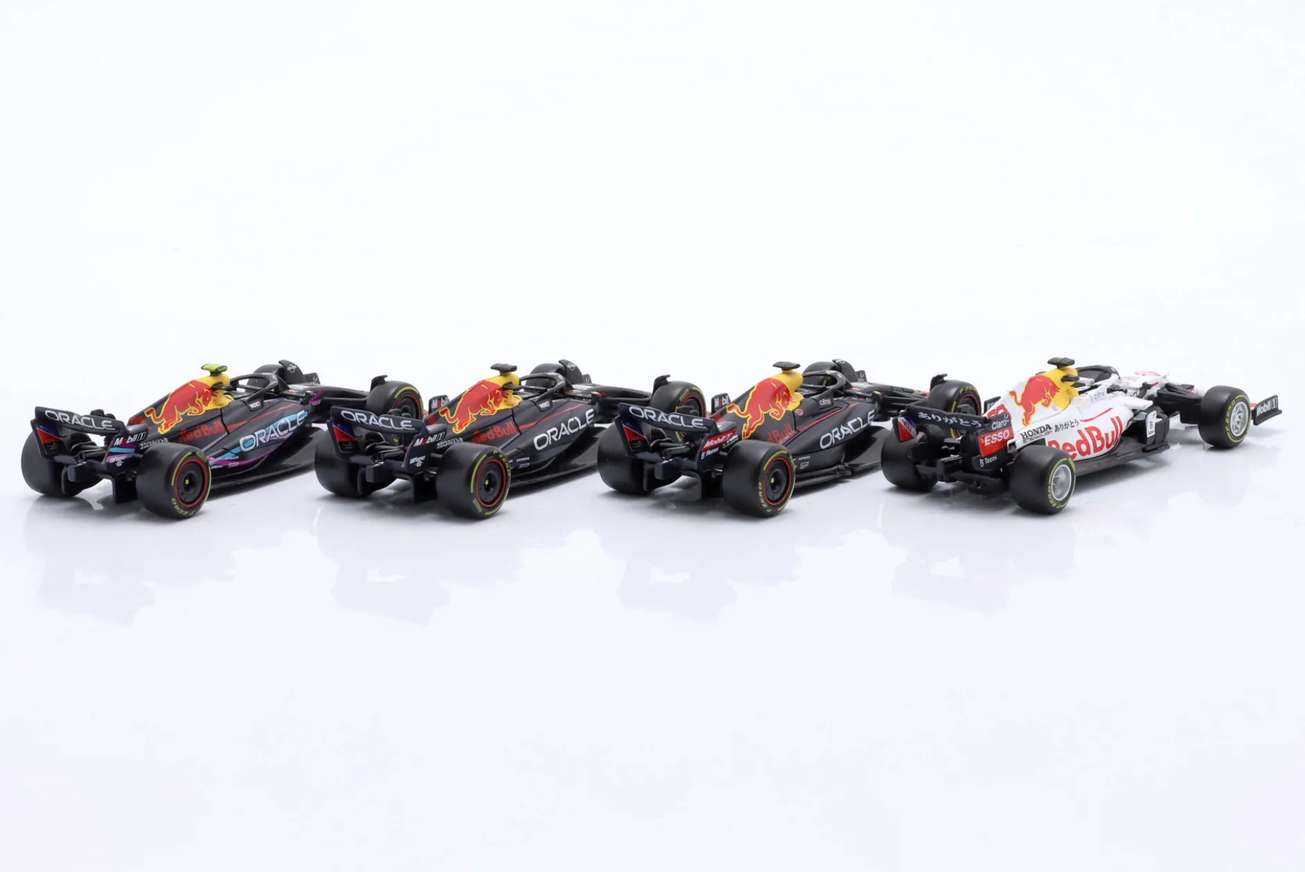 4-Car Set Red Bull Racing Verstappen Formel 1 Weltmeister 2021-2023 1:43 Bburago