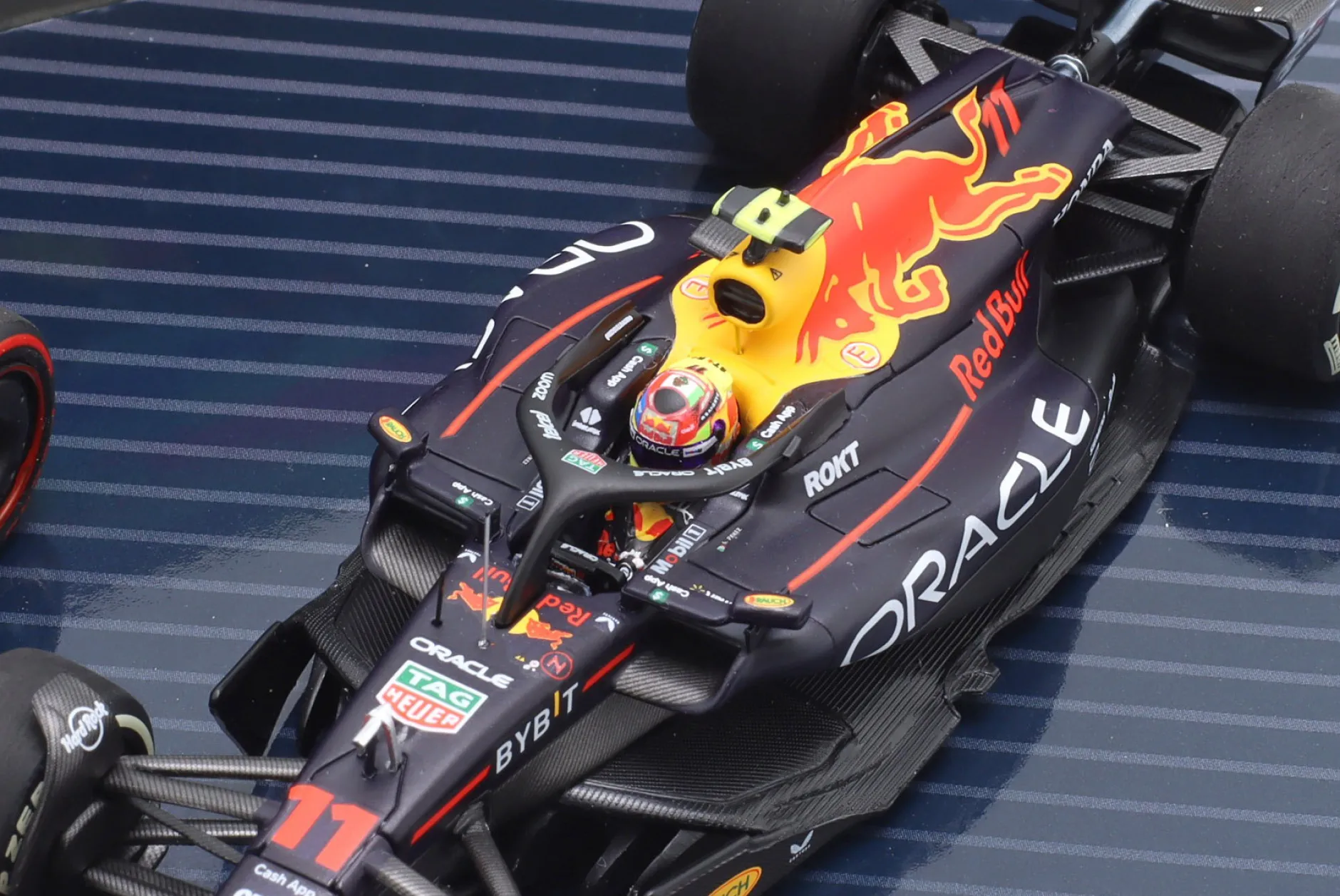 2-Car Set Verstappen #1 & Perez #11 Sieger Bahrain & Saudi-Arabien GP Formel 1 2023 1:43 Minichamps
