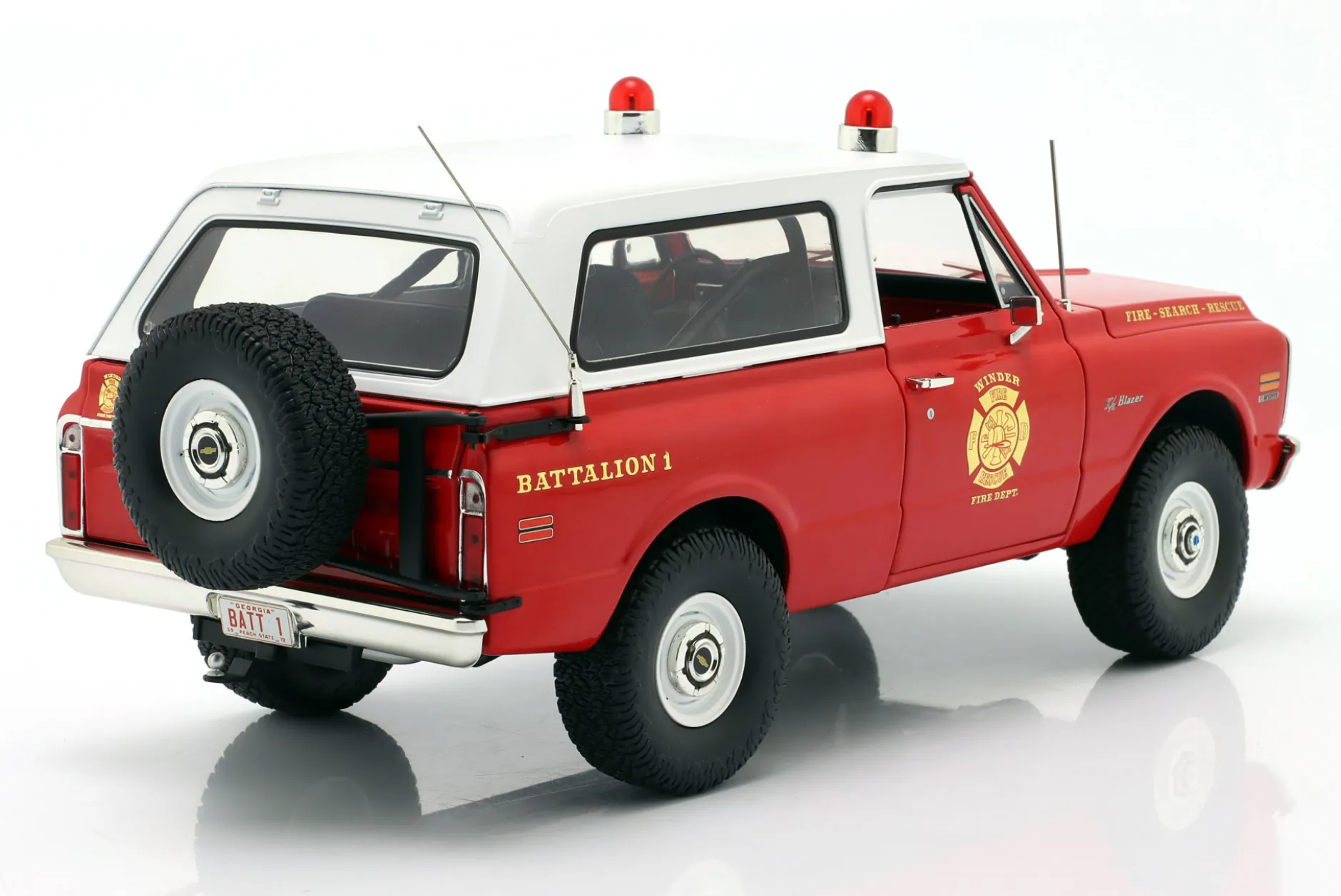 Chevrolet Blazer K/5 The Chief Baujahr 1972 rot 1:18 GMP