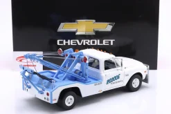 Chevrolet C-30 Abschleppwagen Roscoe Tow Service 1969 weiß / blau 1:18 Greenlight