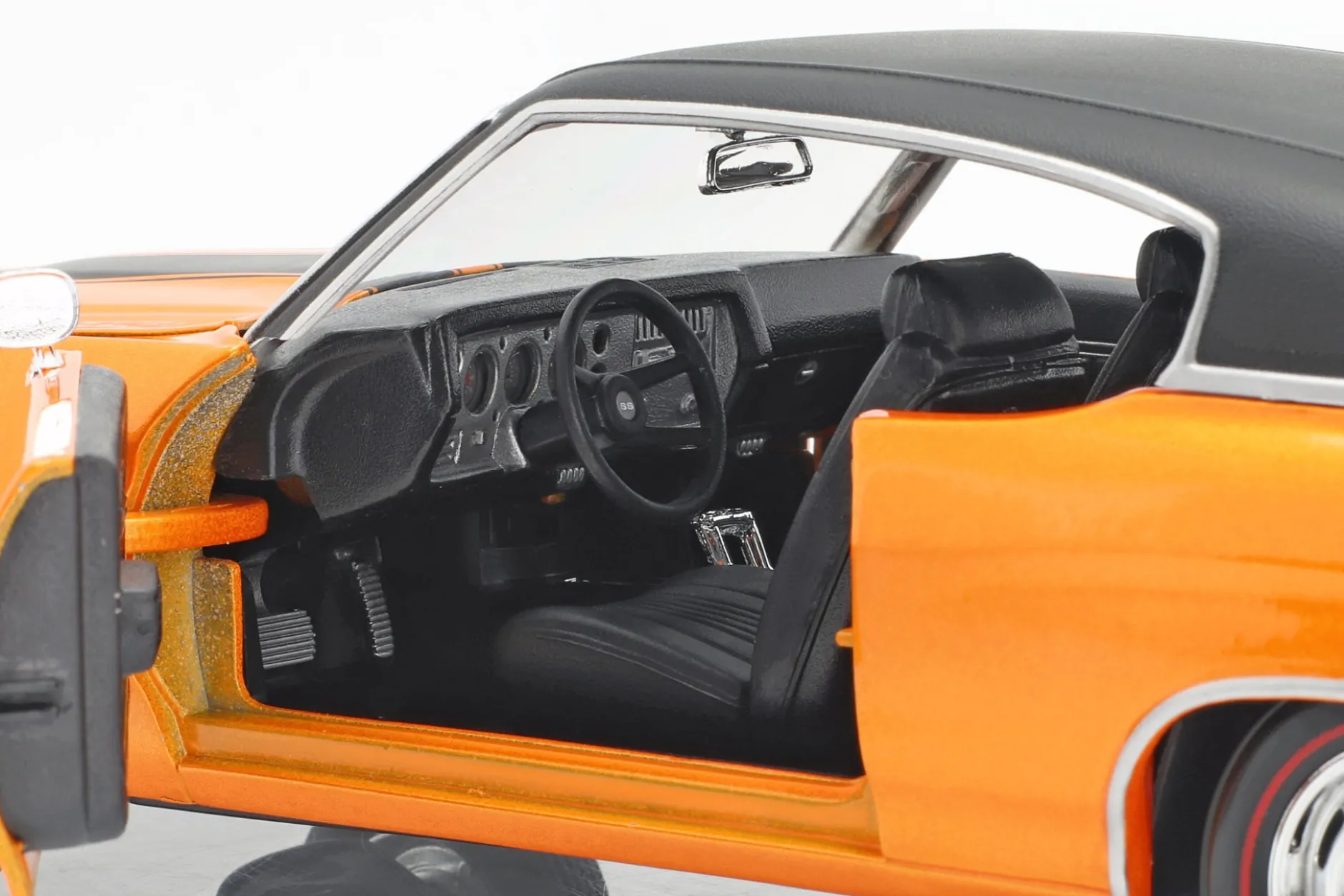 Chevrolet Chevelle SS 454 Sport Coupe 1971 orange metallic / schwarz 1:18 Maisto