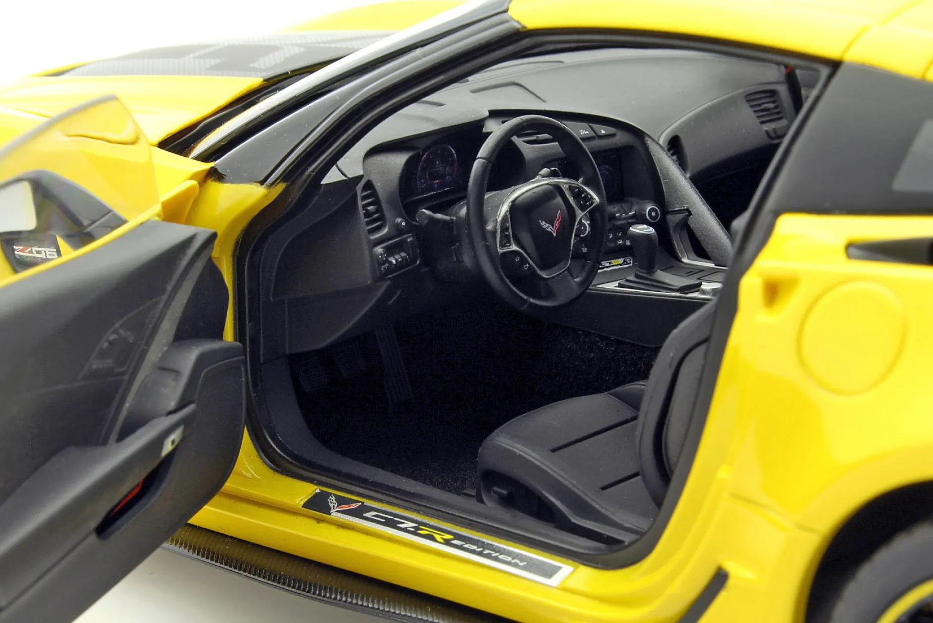 Chevrolet Corvette C7 Z06 C7R Edition 2015 gelb / schwarz 1:18 AUTOart