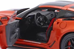 Chevrolet Corvette C7 ZR1 Baujahr 2019 orange metallic / schwarz 1:18 Ixo