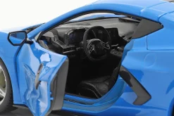Chevrolet Corvette Stingray Coupe Baujahr 2020 blau / schwarz 1:18 Maisto