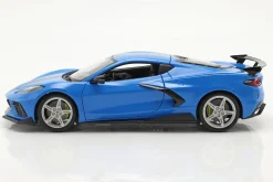 Chevrolet Corvette Stingray Coupe Baujahr 2020 blau / schwarz 1:18 Maisto