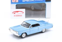 Chevrolet Impala SS Baujahr 1964 hellblau 1:24 Maisto