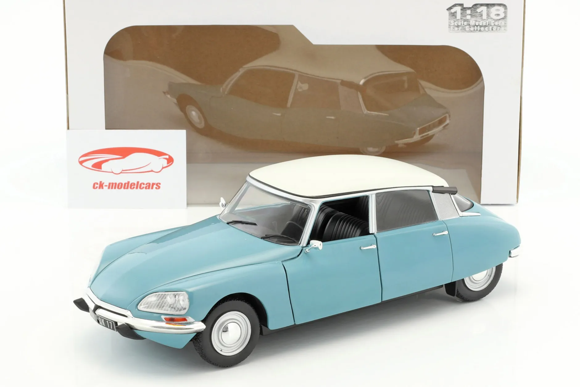 Citroen DS Special Baujahr 1972 hellblau / weiß 1:18 Solido