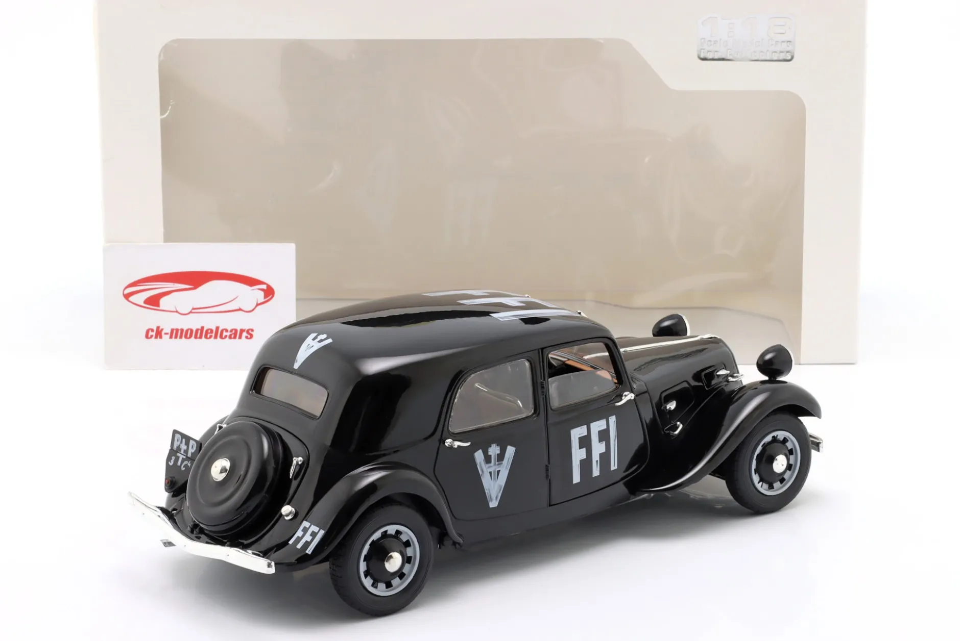 Citroen Traction 7 FFI 1944 schwarz 1:18 Solido