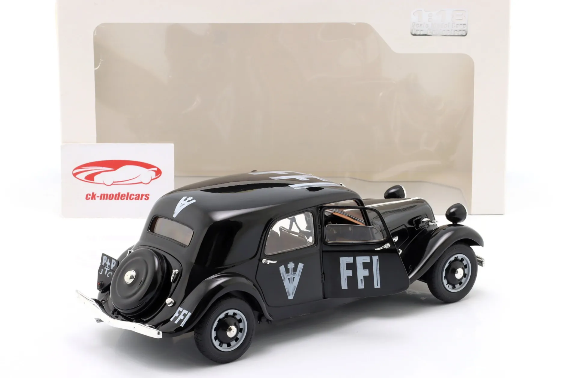 Citroen Traction 7 FFI 1944 schwarz 1:18 Solido