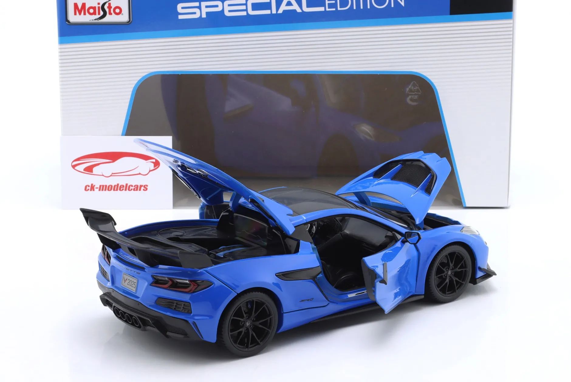Corvette ZR1 (C8) Coupe Baujahr 2026 Riptide blau metallic 1:18 Maisto