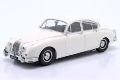 Daimler 250 V8 RHD Baujahr 1962 weiß 1:18 KK-Scale
