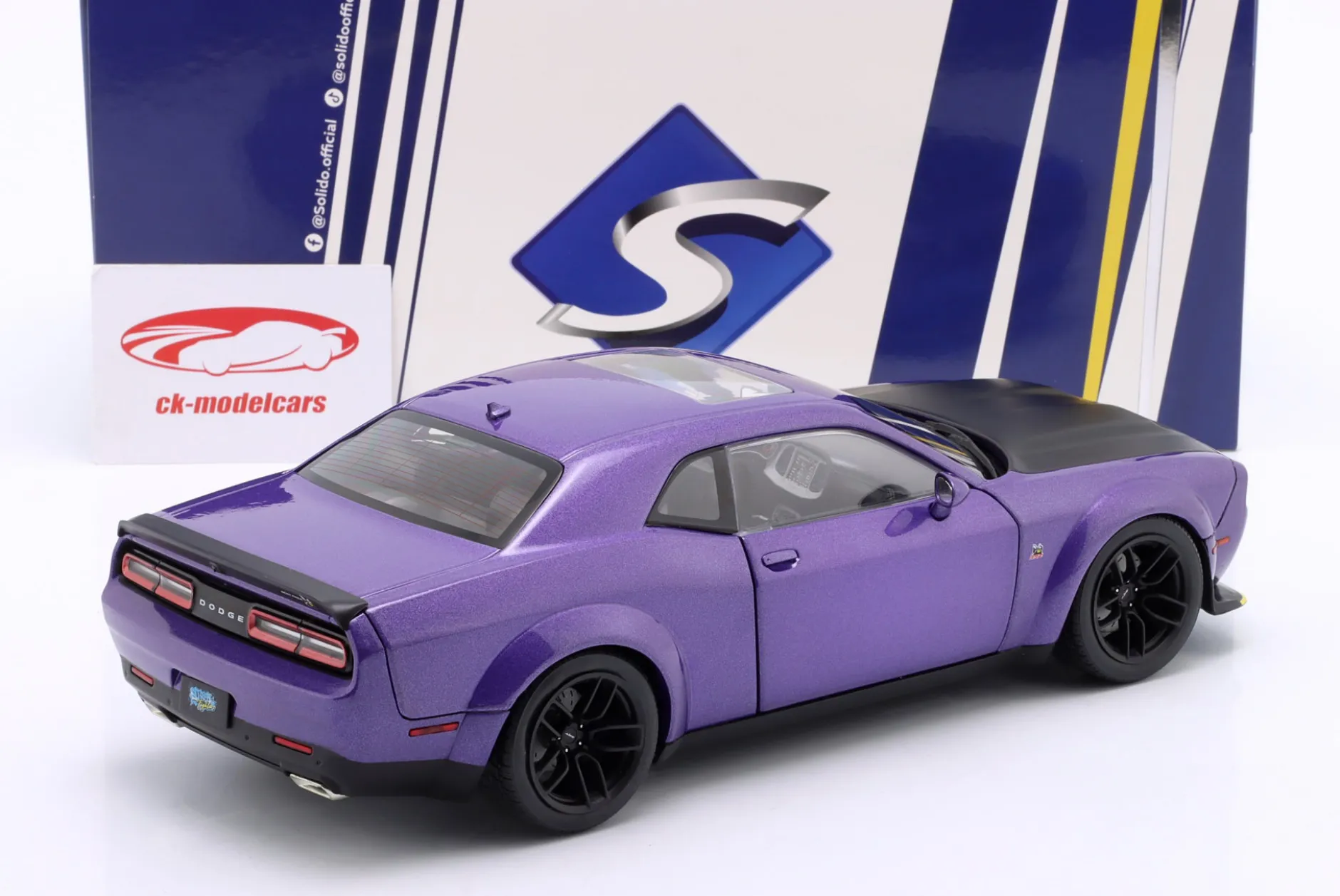 Dodge Challenger SRT Hellcat Widebody 2023 lila 1:18 Solido