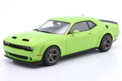 Dodge Challenger SRT Super Stock Baujahr 2023 grün 1:18 AUTOart